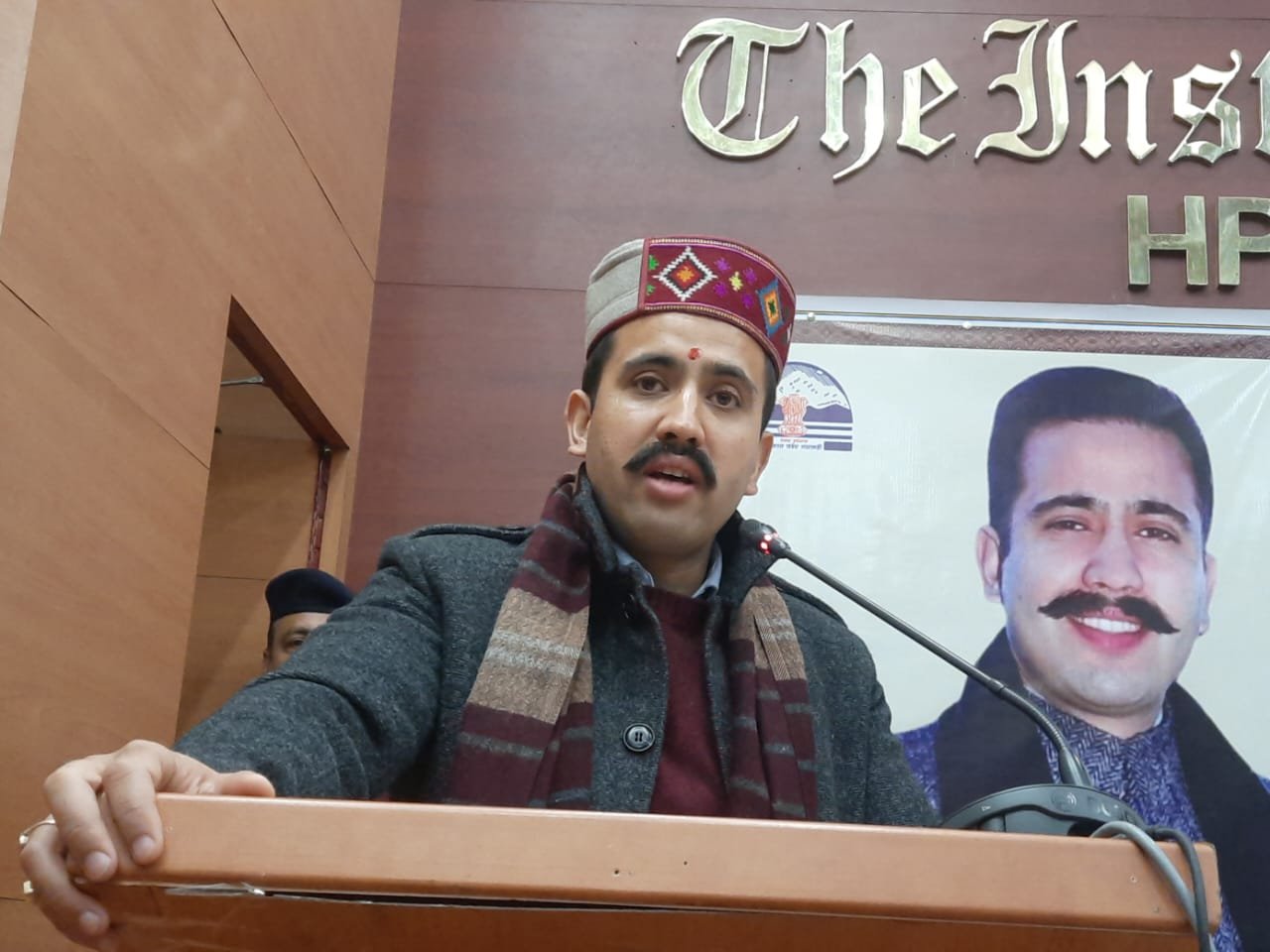 सड़कों के रख-रखाव एवं उन्नयन के लिए 15 करोड़ रुपये की राशि स्वीकृत: विक्रमादित्य सिंह