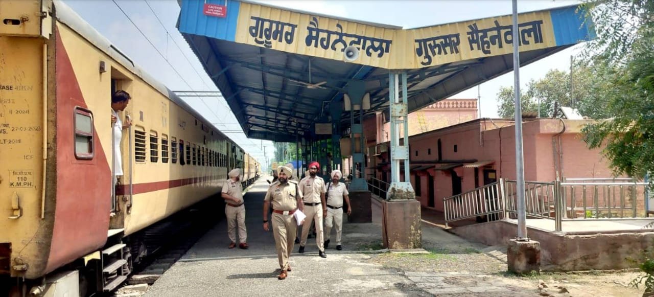 स्वतंत्रता दिवस के मद्देनजर पंजाब पुलिस ने राज्य भर के 170 रेलवे स्टेशनों पर विशेष घेराबंदी और तलाशी अभियान चलाया।