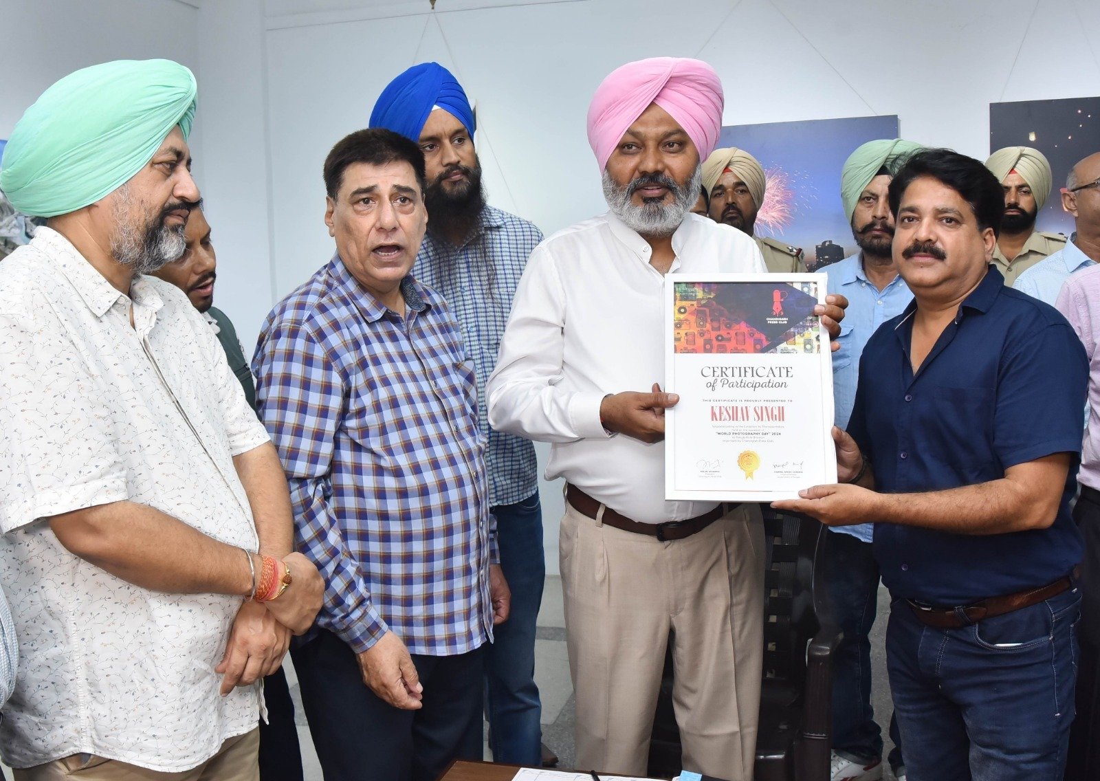 वित्त मंत्री हरपाल सिंह चीमा द्वारा विश्व फोटोग्राफी दिवस पर फोटोग्राफी प्रदर्शनी का उद्घाटन