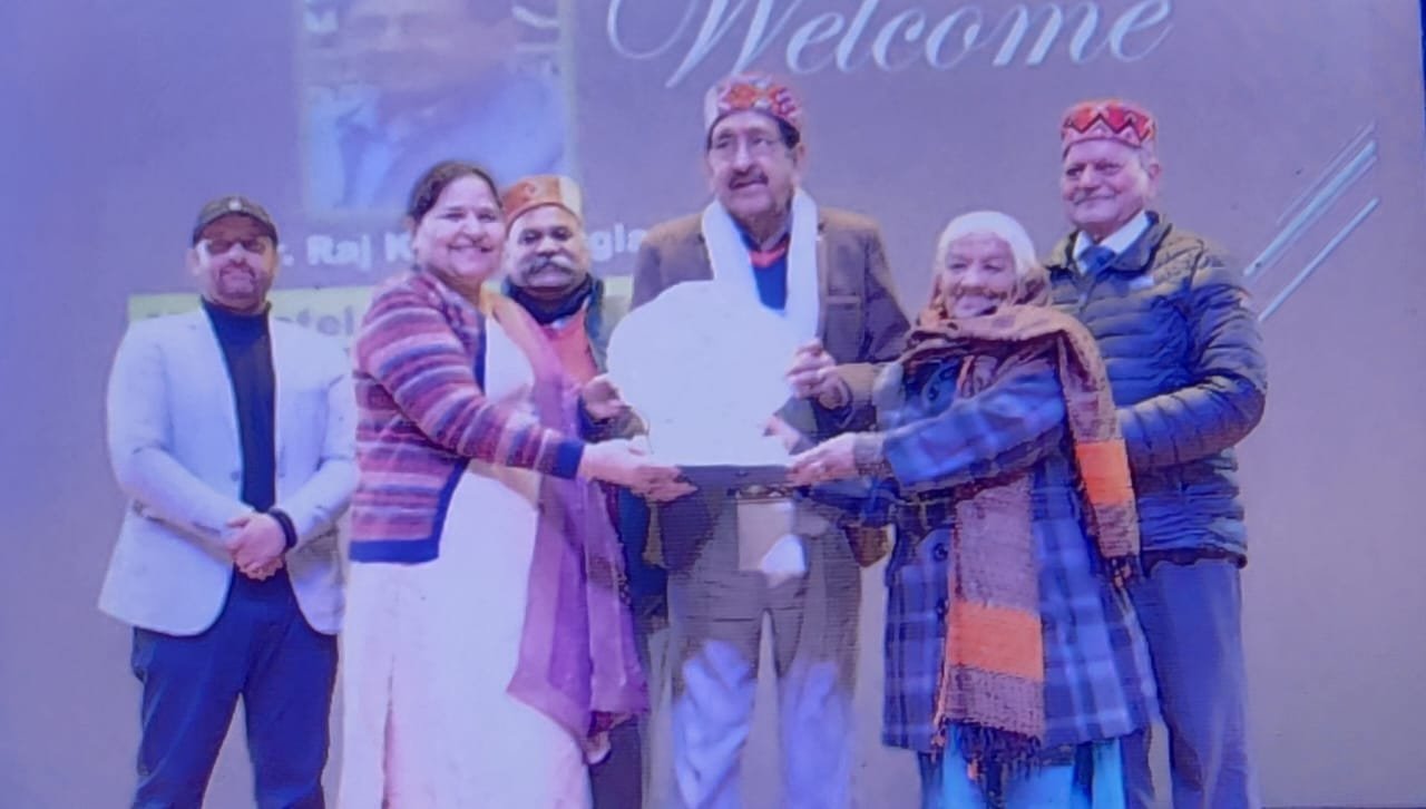 जीनियस ग्लोबल स्कूल के वार्षिक समारोह में  एमडी होटल (आर मेडन्स कसौली )राज सिंगला ने की बतौर मुख्यातिथि शिरकत