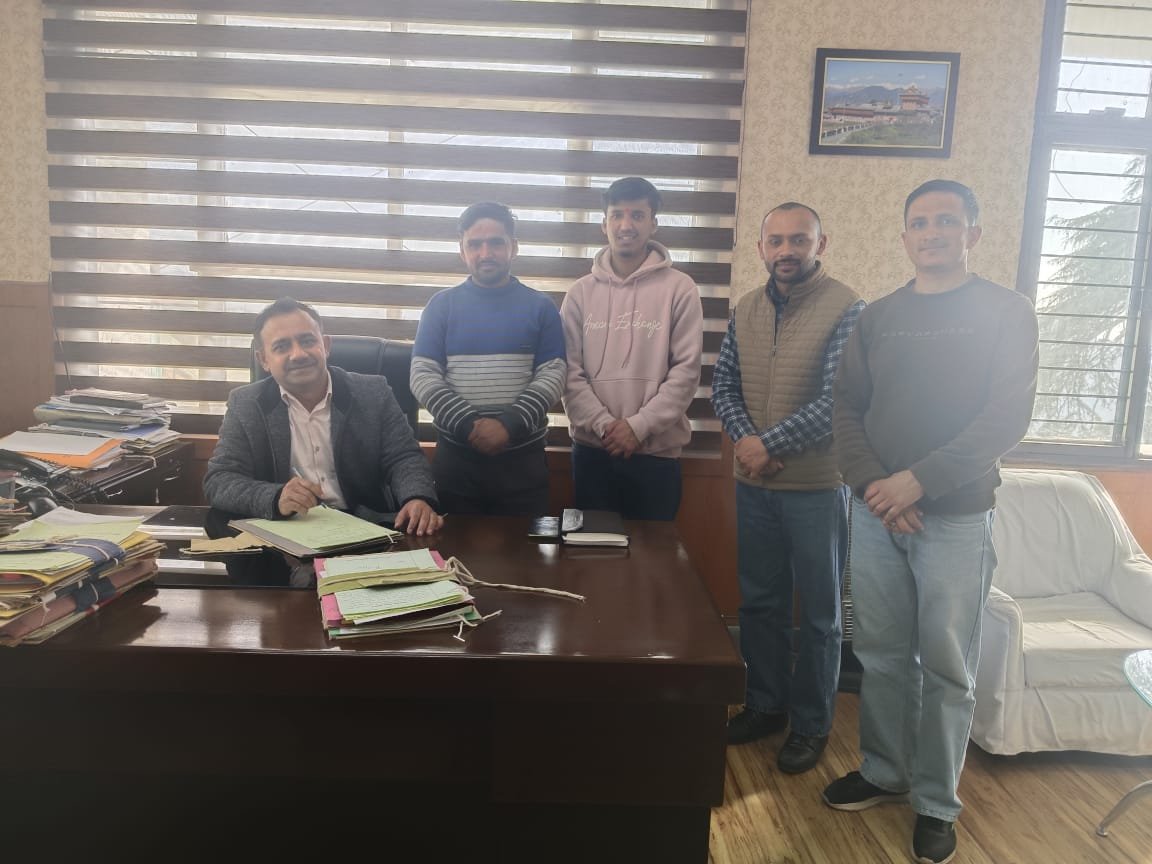 नवयुवक मंडल भलौना ने शिमला में शिक्षा निदेशकों से की मुलाकात, विद्यालयों में रिक्त पदों को शीघ्र भरने की मांग