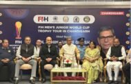 FIH जूनियर हॉकी वर्ल्ड कप ट्रॉफी टूर पहुंचा चंडीगढ़ हरियाणा के राज्यपाल असीम घोष ने किया ट्रॉफी का अनावरण