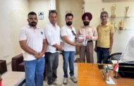 युवाओं के सपनों को मिलेगी उड़ान, वरुण विक्की ने लाइब्रेरी को दीं UPSC तैयारी की किताबे