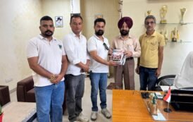 युवाओं के सपनों को मिलेगी उड़ान, वरुण विक्की ने लाइब्रेरी को दीं UPSC तैयारी की किताबे